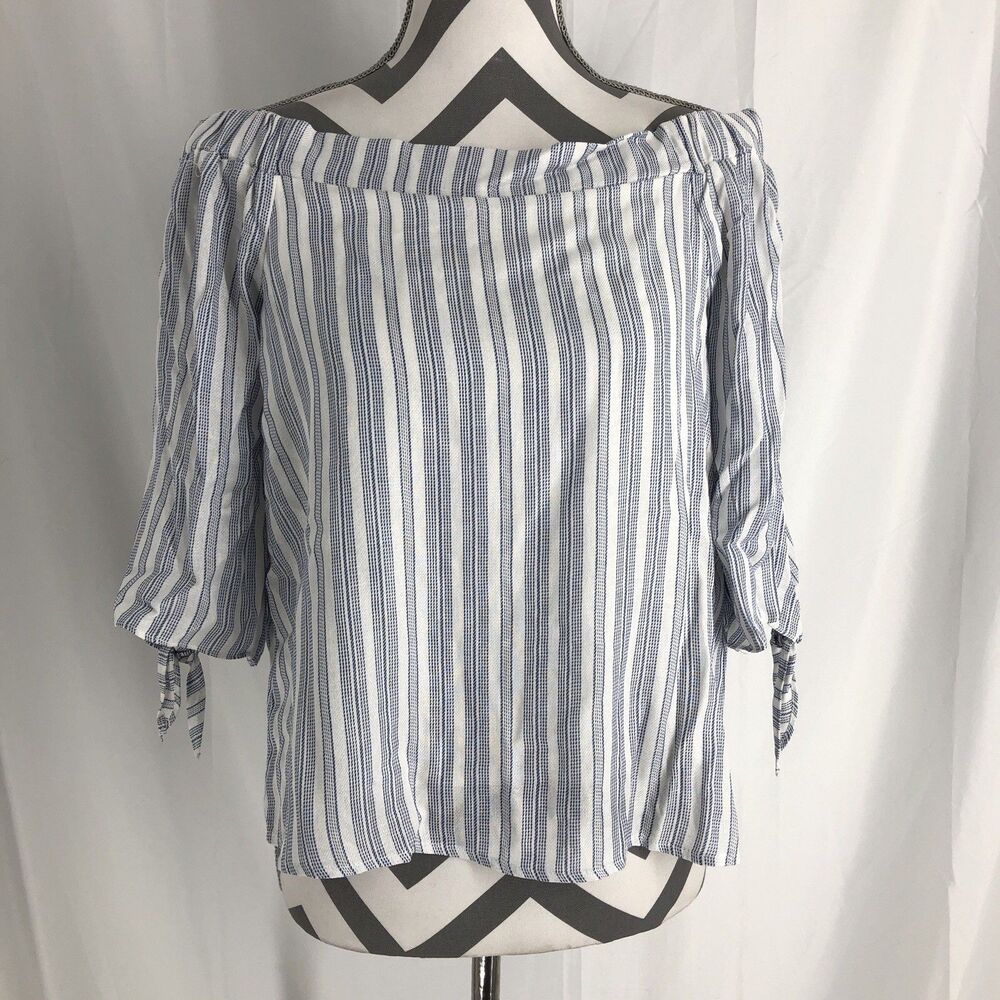 En Elly Macey Off The Shoulder Top Light Blue Small